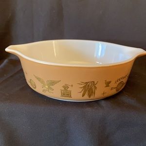Vintage Pyrex Casserole 471 Early American